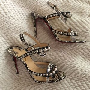 CHRISTIAN LOUBOUTIN Galleria 100 size 37